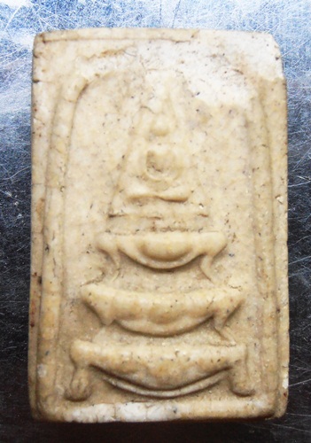 พระสมเด็จพิมพ์เปลวเพลิงหลวงปู่นาคปี2500พอสวยครับ