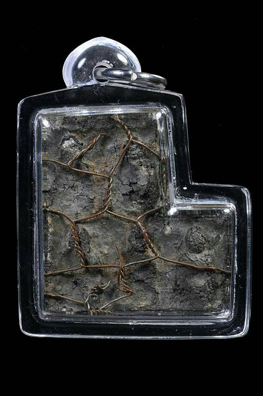 1000 พระแผงเนื้อชินตะกั่ว ไม่ทราบที่ เลี่ยมสวย ข้างในถักลวดทองแดงแบบโบราณครับ