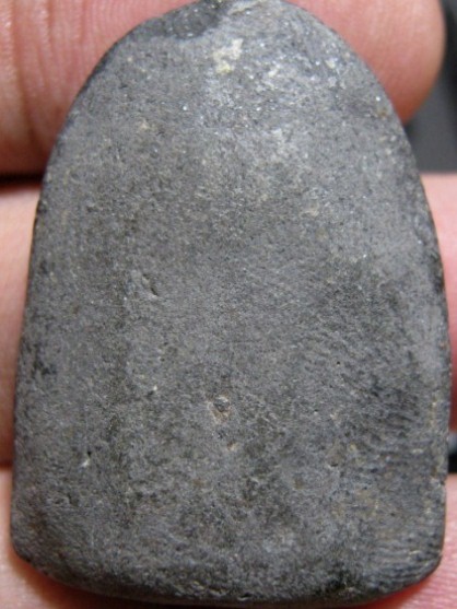 พระพิมพ์บัวเล็บช้าง เนื้อดิน กรุวัดชนะสงคราม กรุงเทพฯ สภาพพอสวย