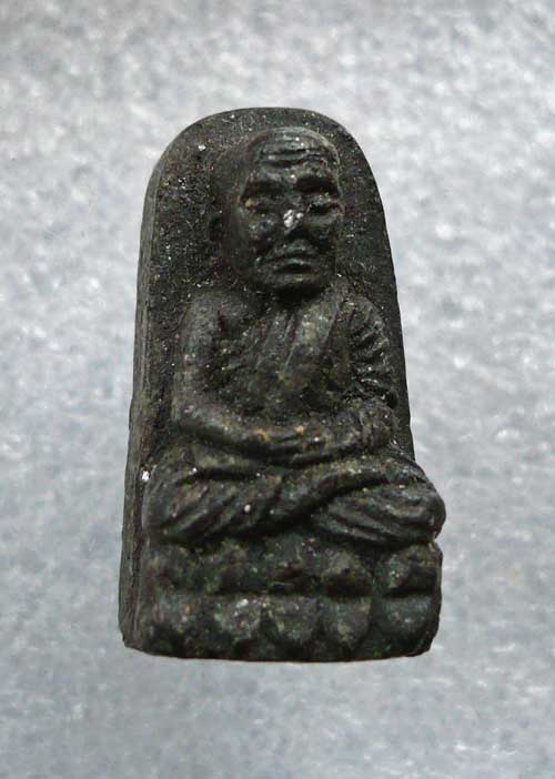 เคาะเดียววัดใจ... หลวงปู่ทวด พิมพ์พระรอด ปี24 หายาก พร้อมบัตร จมูกโด่งๆ พร้อมกล่อง 