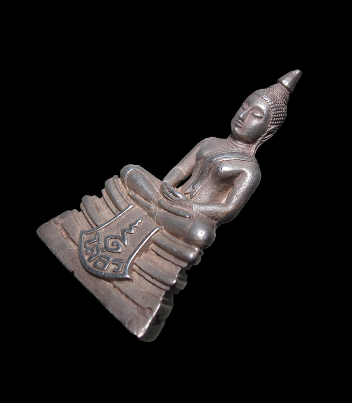 เคาะแรก พระพุทธโสธร รุ่น 80 ปี กรมตำรวจ เนื้อเงินขัดเงาบางส่วน หมายเลข 440988 พร้อมกล่องเดิม