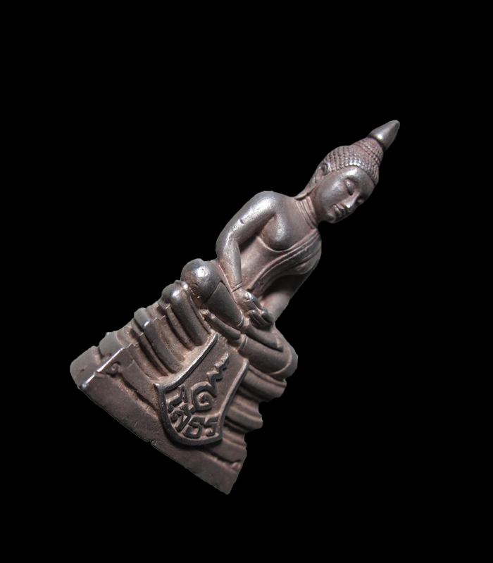 เคาะแรก พระพุทธโสธร รุ่น 80 ปี กรมตำรวจ เนื้อเงินขัดเงาบางส่วน หมายเลข 440988 พร้อมกล่องเดิม