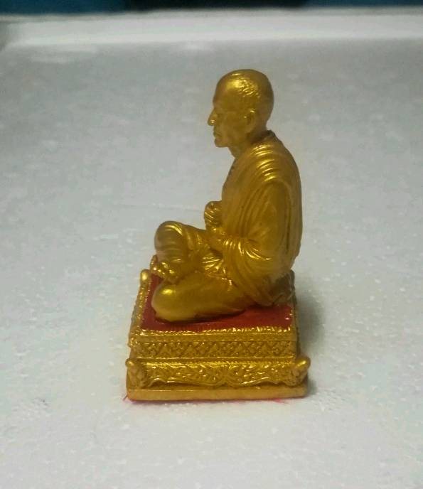 *ทีเดียวแดง* พระบูชาหล่อเรซิ่น ลอยองค์สมเด็จพุฒาจารย์โต พรหมรังสี วัดระฆัง