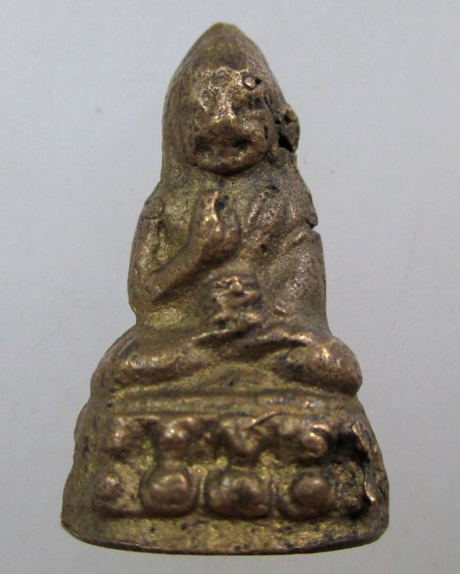 ๒๐ พระกริ่งประทานพร