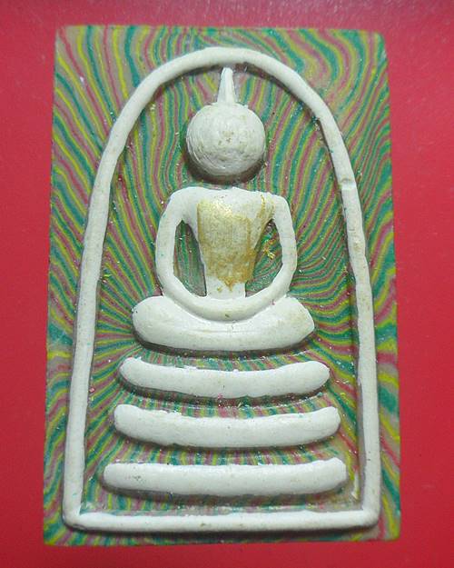 พระสมเด็จแพ 5 พัน หลวงพ่อแพ วัดพิกุลทอง สิงห์บุรี เคาะเดียวแดง องค์ที่3