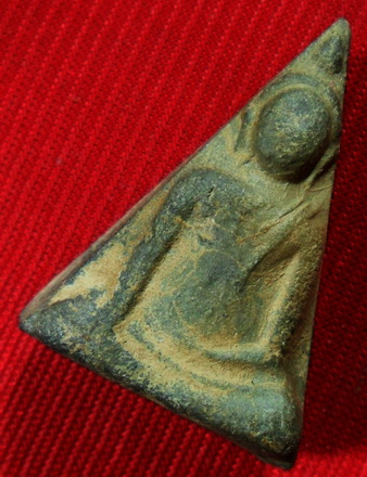 พระนางพญา วัดนางพญา พิมพ์เข่าโค้ง หลังยันต์ดวง ปี 2514 อ.ถนอมสร้าง จ.พิษณุโลก