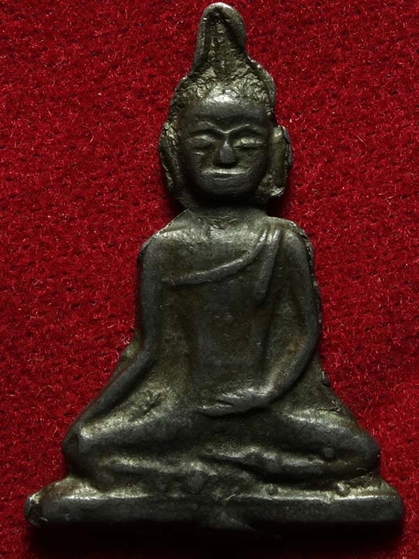 พระยอดธงกรุพญาดำ