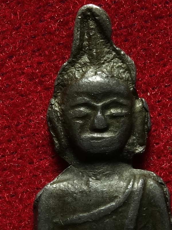 พระยอดธงกรุพญาดำ