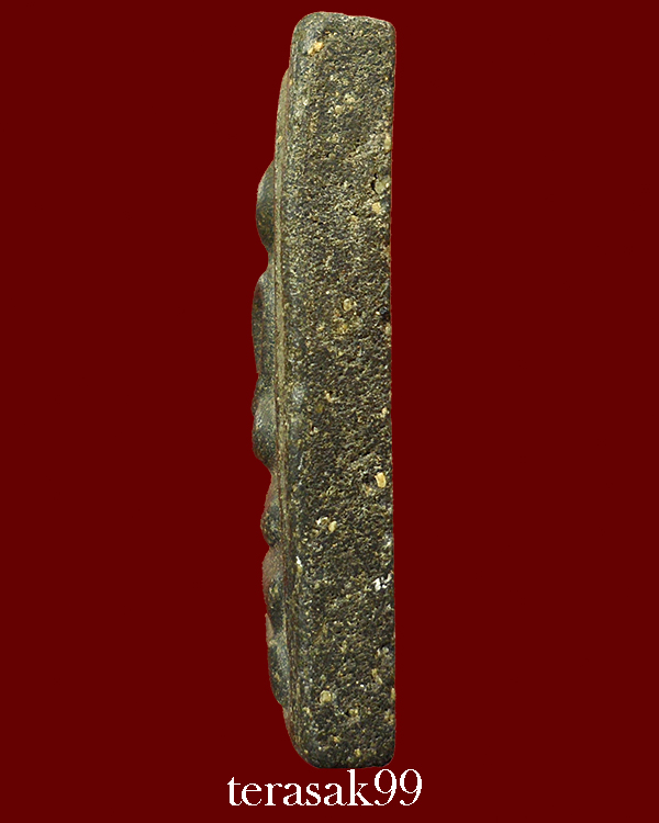 สมเด็จสามชั้น(มีเนื้อเกินข้างเกศซ้าย) เนื้อผงน้ำมัน หลวงพ่อกวย วัดโฆษิตาราม พิมพ์มาตรฐาน(2)