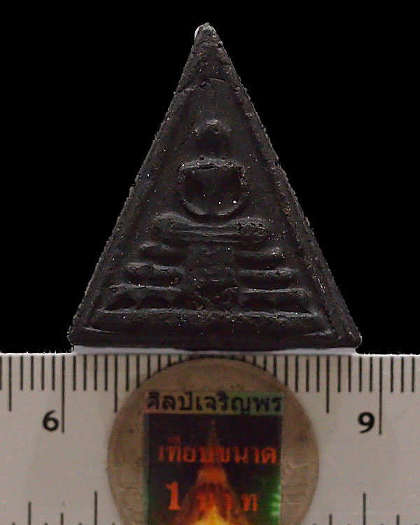 พระประธานวัดระฆังพิมพ์สามเหลี่ยม เจ้าคุณเที่ยง วัดระฆังฯ กรุงเทพฯ ปี ๒๕๐๗ สร้างจากเนื้อดินหุ่นหรือดิ