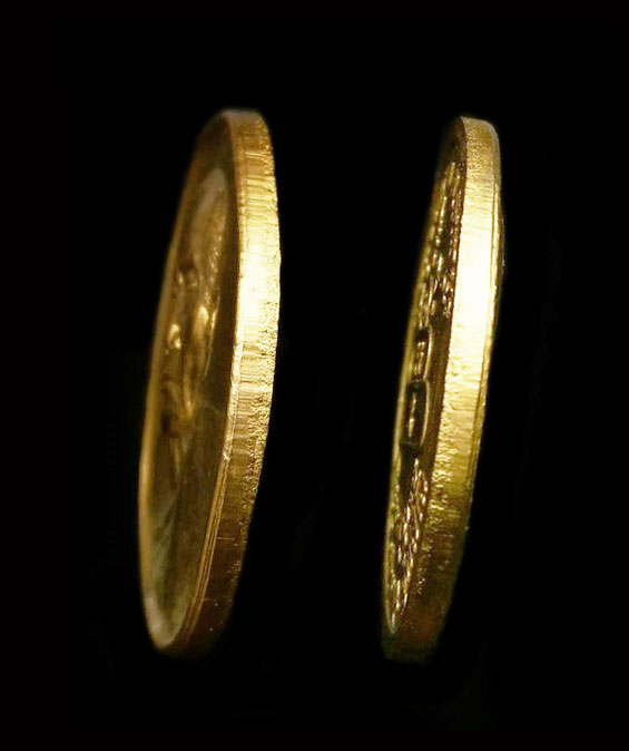 เหรียญวัดคลองทราย หลวงปู่หมุน วัดคลองทราย จ.จันทบุรี ปี43 กะหลั่ยทองสภาพสวยมาก จมูกโด่งๆ ในกล่องเดิม