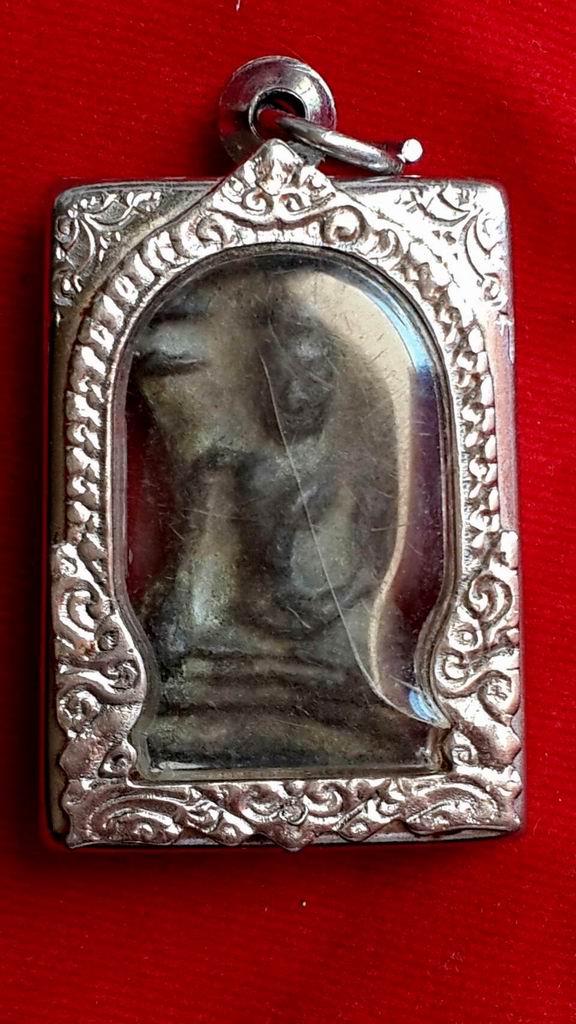 พระมเหศวรเนื้อชิน เก่าสวยครับ