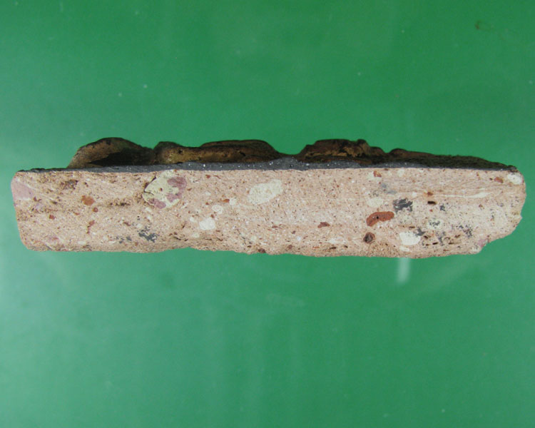 พระแผงตัดเดี่ยว เนื้อดินเผา ลงรักปิดทอง กรุอยุธยา