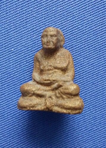 พระผงพิมพ์หลวงปู่ทวด ก้นดอกจันทร์ ท่านเจ้าคุณนรฯ วัดเทพศิรินทร์ ปี13 ขนาดความสูงประมาณ 2 ซม.