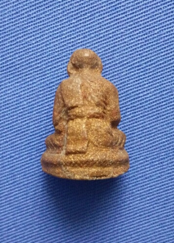 พระผงพิมพ์หลวงปู่ทวด ก้นดอกจันทร์ ท่านเจ้าคุณนรฯ วัดเทพศิรินทร์ ปี13 ขนาดความสูงประมาณ 2 ซม.