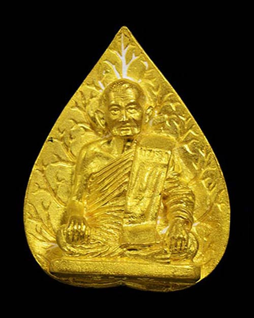 รูปหล่อหลังใบโพธิ์ รุ่นสรงน้ำ หลวงปู่คร่ำ วัดวังหว้า จ.ระยอง 2537 เนื้อทองคำ หมายเลข105 หนัก27.7กรัม