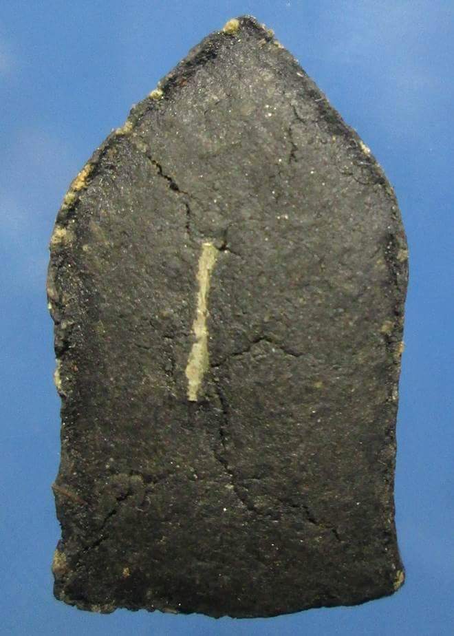 พระขุนแผนทรงพลเล็ก ด้านหลังฝังตะกรุดเงิน1ดอก เนื้อผงยาจินดามณีหลวงปู่หมุนปลุกเสกออกวัดซับลำใยปี42