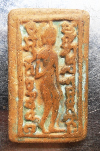 สิงห์ป้อนเหยื่อเนื้อแดง กรุวัดสุนทรประดิษฐ์ พอสวยครับ