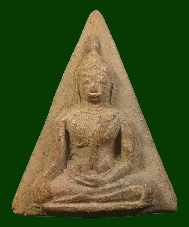 พระนางพญาเสน่ห์จันทร์ กรุต้นจันทร์ เนื้อดิน