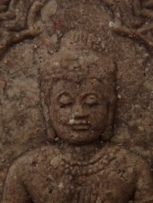 พระขุนแผนชัยวรมันหลังรูปเหมือนหลวงปู่หงษ์ เคาะเดียว