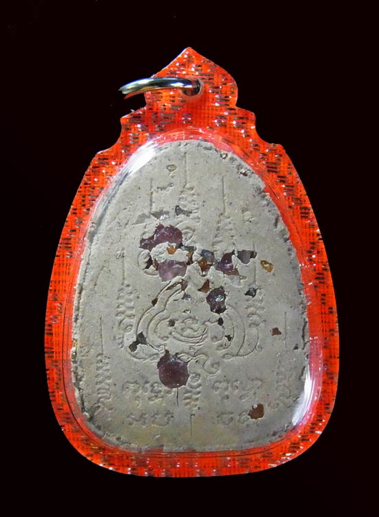 พระผงนั่งเมฆหลังฝังพลอย รุ่นมหาสมปรารถนา เนื้อผง 350 คณาจารย์ หลวงปู่หมุน วัดซับลำใย