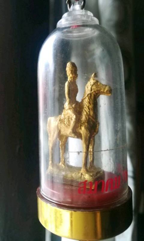 รูปหล่อ รัชกาลที่5 ทรงม้า สูง4ซม. ยาว2ซม. กว้าง1ซม.