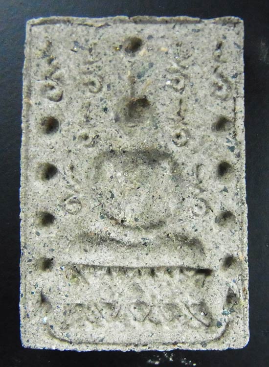 กล่อง 2 องค์...พระสมเด็จคู่ชีวิตล้างอาถรรพ์ เนื้อผงเขี้ยวงา (เนื้อโซนเทา) หลวงปู่หมุน ร่วมเสก