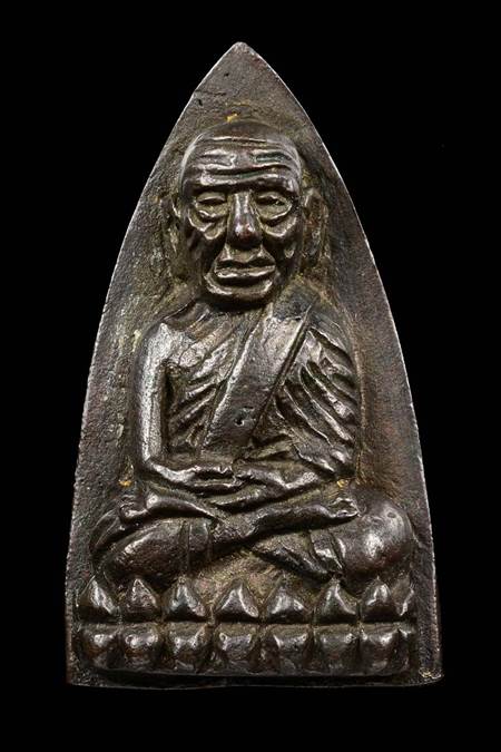 รูปหล่อหลวงปู่ทวด หลังเตารีด พิมพ์ใหญ่ เนือนวะโลหะ รุ่นสร้างโรงพยาบาลโคกโพธิ์ ปี 2539 