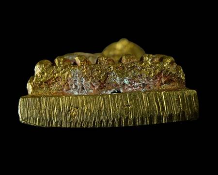 รูปหล่อหลวงปู่ทวด หลังเตารีด พิมพ์ใหญ่ เนื้อทองทิพย์  รุ่นสร้างโรงพยาบาลโคกโพธิ์ ปี 2539