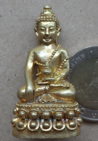 พระกริ่ง หลวงปู่หมุน รุ่น นิมิต เจริญพร ปี2558 เนื้อทองชนวนก้นทองแดง ตอก๒โค้ด หมายเลข1036 พร้อมกล่อง