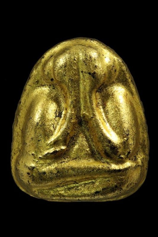 พระปิดตา เนื้อผง หลังยันต์กระบองไขว้ วัดเนินกระปรอก จ.ระยอง หลวงปู่ทิม ปลุกเสก สภาพสวย