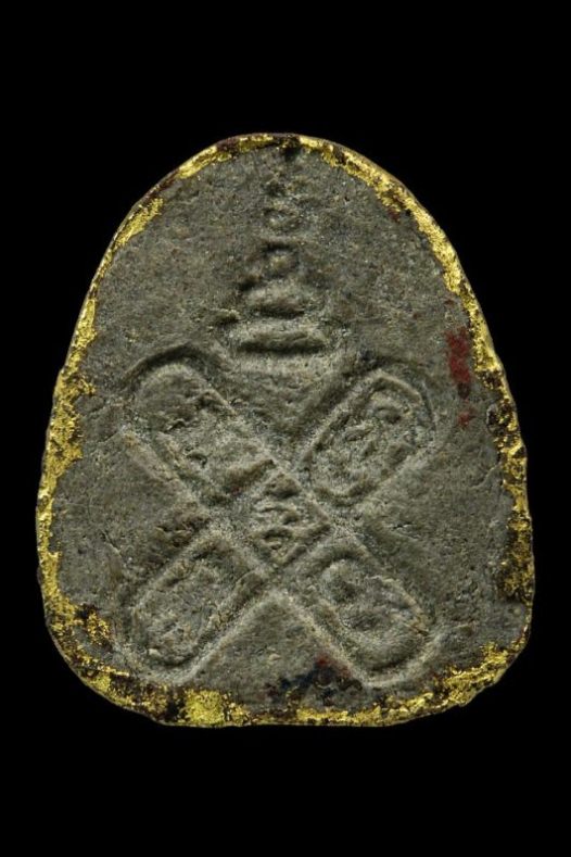 พระปิดตา เนื้อผง หลังยันต์กระบองไขว้ วัดเนินกระปรอก จ.ระยอง หลวงปู่ทิม ปลุกเสก สภาพสวย