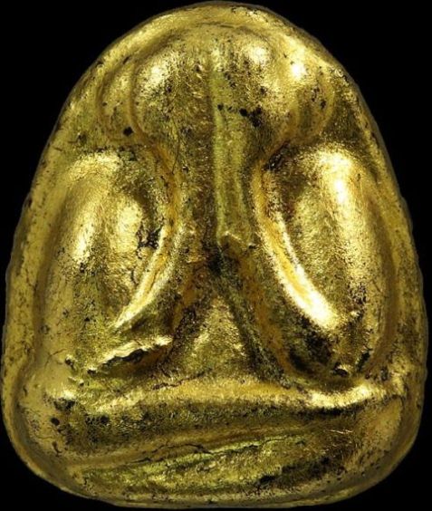 พระปิดตา เนื้อผง หลังยันต์กระบองไขว้ วัดเนินกระปรอก จ.ระยอง หลวงปู่ทิม ปลุกเสก สภาพสวย