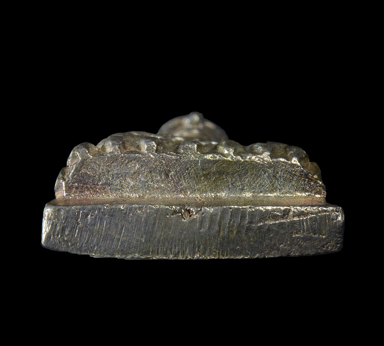 -หลวงปู่ทวด หลังเตารีด พิมพ์ใหญ่เนื้อเงิน รุ่นสร้างโรงพยาบาลโคกโพธิ์ ปี 2539 ออกวัดช้างให้ครับ 