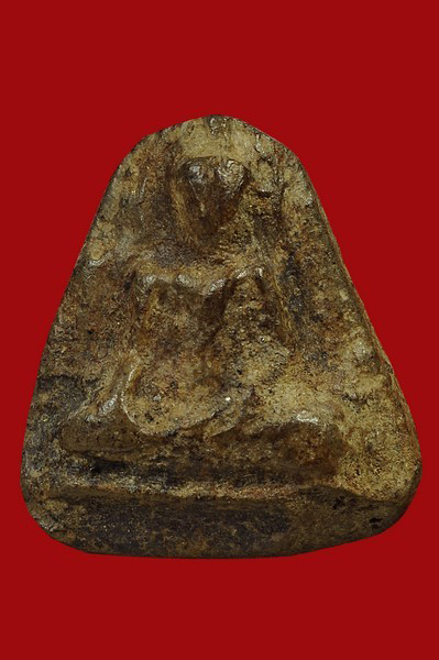 พระนางกําแพง พิมพ์ตื้น เนื้อดิน จ.กําแพงเพชร ที่4 งานกองบัญชาการกองทัพไทย 