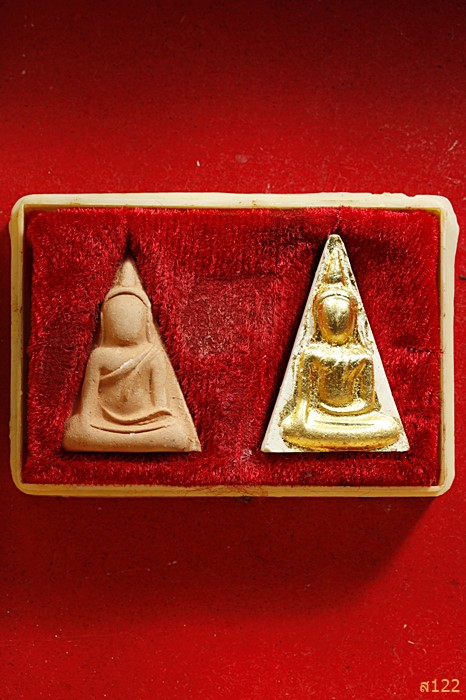 พระนางพญาเนื้อดิน หลวงปู่บุดดา ถาวโร รุ่นอายุ100ปี ...../146