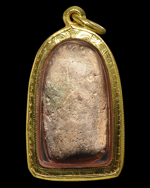 พระคง กรุเก่า จ.ลำพูน ฟอร์มสวย+เลี่ยมทองหนาหนา%สูง+บัตรรับรองครับ