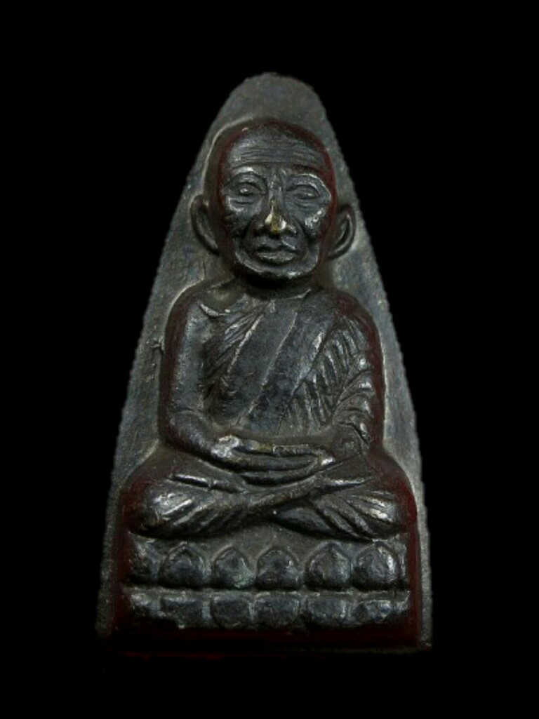 หลวงปู่ทวด วัดช้างให้ หลังหนังสือใหญ่ เตารีด  หน้ายักษ์ ปี 08  