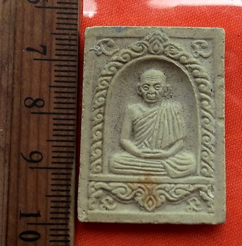 เริ่ม 10 บาท กับ พระเกจิ เนื้อผง ..DT528