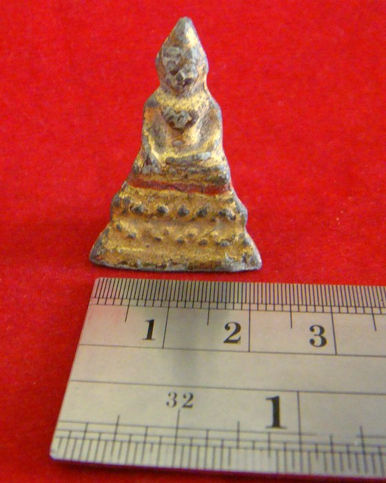 พิมพ์พระพุทธ เนื้อตะกั่วสนิมแดง สมัยอยุธยา