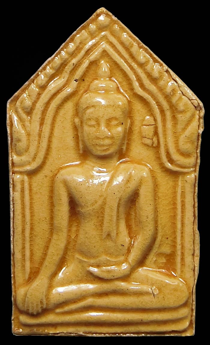 พระขุนแผนเคลือบรุ่นแรก พิมพ์เล็ก หลวงปู่ทิม วัดพระขาว ปี 2545 กล่องเดิมหลังมีจารครับ