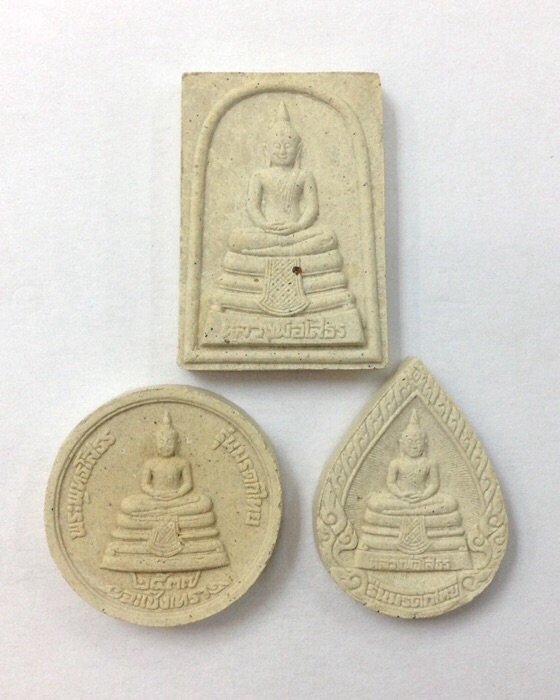 หลวงพ่อพระพุทธโสธร รุ่นมรดกไทย ปี37 เนื้อผง กล่องเดิม 1ชุด3องค์