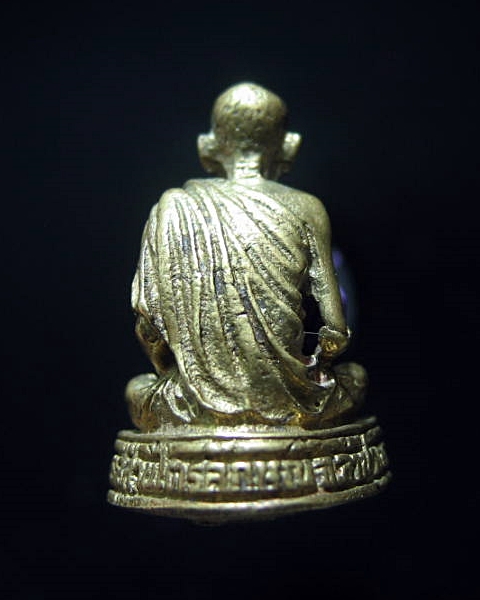 รูปหล่อหลวงพ่อเกษม เขมโก  สุสานไตรลักษณ์ จังหวัดลำปาง เคาะเดียว