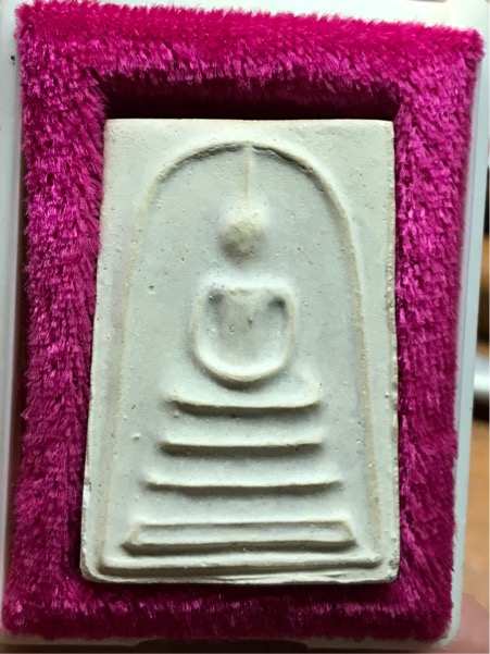 พระสมเด็จบางขุนพรหม พิมพ์เส้นด้าย ปี 2531 กล่องเดิม ฝากล่องชำรุด