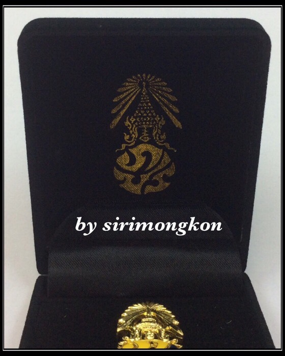 เคาะเดียว!!!เข็มกลัด ภปร. รัชกาลที่9 เนื้อชุบทองลงยา กล่องเดิม #2