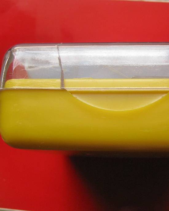 หายากมากคะ เหรียญในหลวงทรงกล้อง เนื้อกะไหล่ทองลงยาสีเหลือง พ.ศ 2542 ที่ระลึกงานเฉลิมพระเกียรติ หายาก