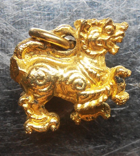 สิงห์กะไหล่ทอง หลวงปู่ทิมปี17หางตัน นิยมสวยๆครับ