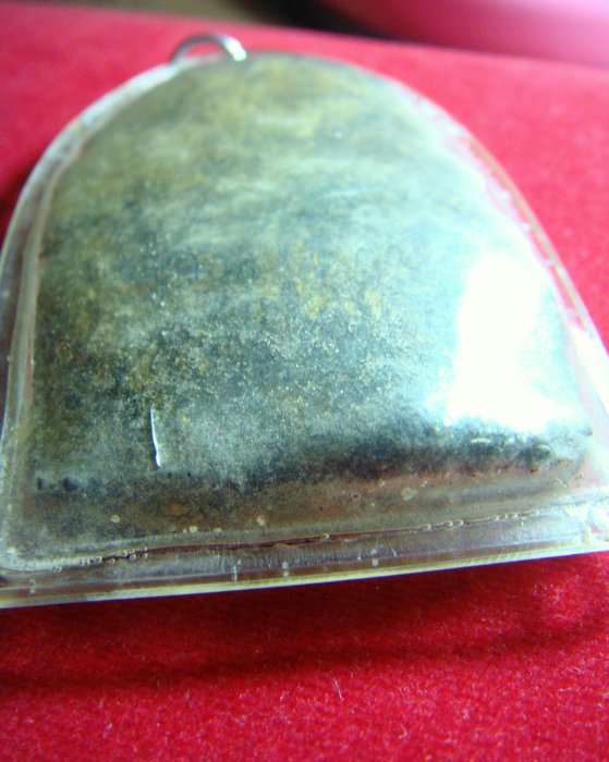 พระขุนไกร กรุวัดพระรูป พิมพ์ปรกโพธิ์ เมืองสุพรรณบุรี