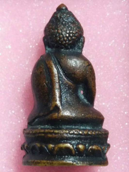 พระกริ่งบัวรอบใหญ่ท่านเจ้าคุณนรฯ ปี2512 เนื้อทองผสม ออกที่วัดวังกระโจม จ.นครนายก