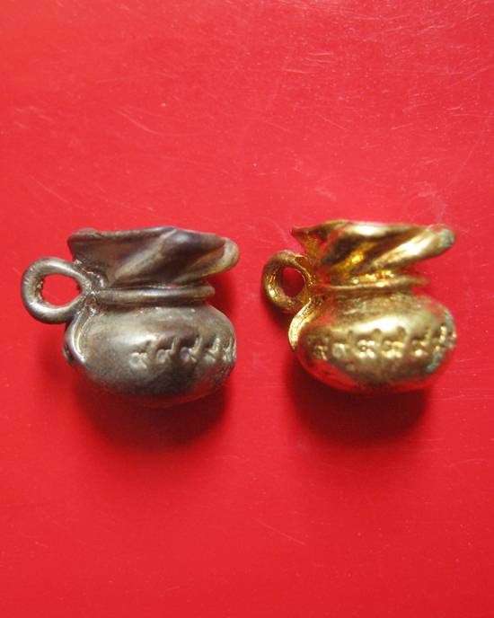 ถุงเงิน ถุงทอง หลวงพ่อเกษม เขมโก ลาภผล พูนทวี ซินนีีฮวดไช้ ปลอดภัยตลอดกาล ปี 38